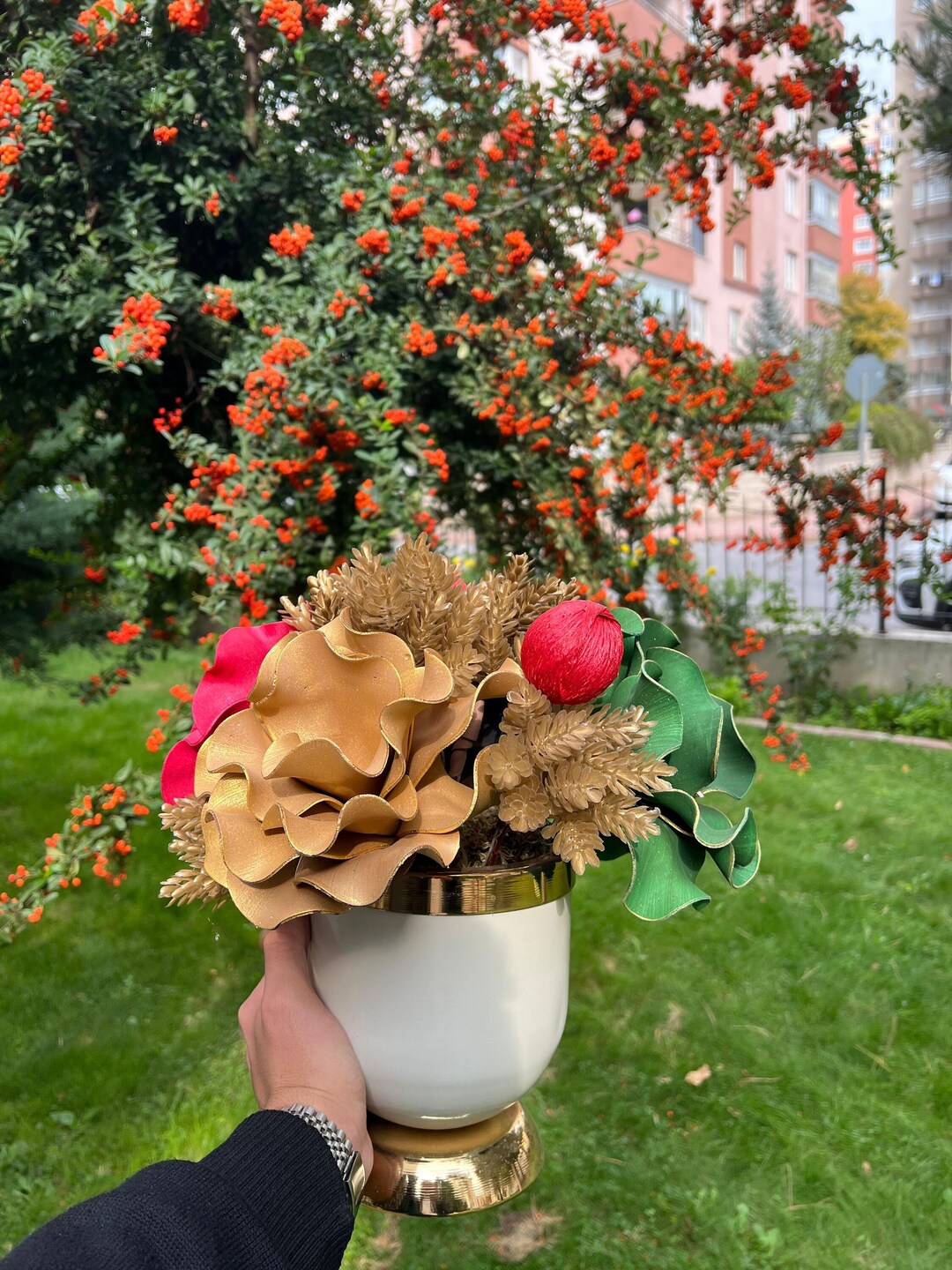 Arrangement Flowers in Vasewhite Gold Vasegold Red Green Etsy