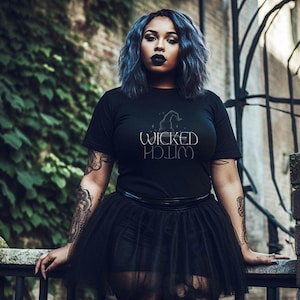 Shirt Boze Heks, Halloween-shirt, T-shirt Witchy Vibes, Spooky Vibes, Goth Girl, Halloween-typografie, Heksenhoed-shirt, Cool Witchy Woman