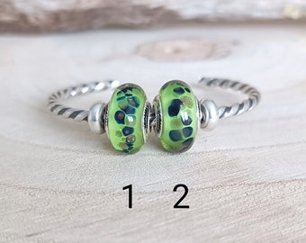 Perle verte, bleue, dorée en verre filé, artisanal et fait main, pour bracelet type Pandora, collier, dreadlocks