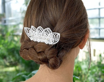 Elegant Wedding Hair Comb with Crystals • Lotus Flower Bobbin Lace Hair Ornament • Extraordinary Wedding Headpiece • Gift for Bride-to-be