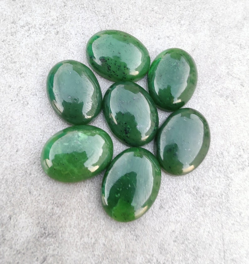 AAA calidad natural nefrita jade forma ovalada cabujón espalda plana calibrada piedras preciosas al por mayor, todos los tamaños disponibles imagen 4