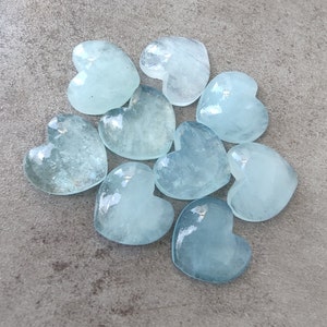 Cabochão em formato de coração leitoso natural, costas planas, qualidade AAA+, pedras preciosas calibradas, atacado, todos os tamanhos disponíveis