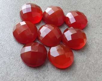 Natürlicher roter Onyx Edelstein: Runde Form, flacher Rücken im Checker-Schliff, kalibrierter Edelstein in AAA + Qualität
