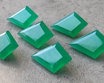AAA+ Green Onyx Gemstone: Kite Shape Faceted Cut