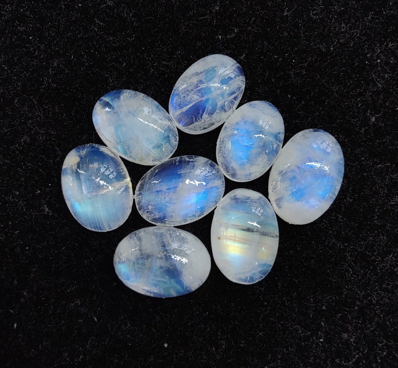 Pietra di luna arcobaleno naturale, forma ovale, cabochon con retro piatto, calibrato, pietre preziose all'ingrosso di qualità AAA, disponibili in tutte le misure immagine 4