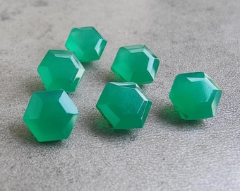 AAA+ Green Onyx Gemstone: Faceted Cut Hexagon Shape, Calibrated Gemstone