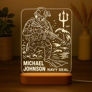 US Soldier Night Light, Personalized Army Military LED Lamp, Custom Engraved Veteran Gift, Army Decor Light for Men Patriotic Soldier Plaque