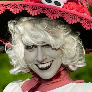 Dämonenzähne mit vollem Grinsen | Individuell angefertigte, scharfe Zahnkronen | Präzisionsgefräst, ohne Klebstoff | Cosplay inspiriert von Hazbin Hotel | Zahntechniker in Großbritannien