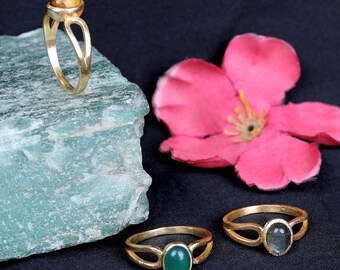 Elegant Handmade Gemstone Rings – Fixed Size Gold-Plated Rings with Onyx, Labradorite & Tiger Eye"