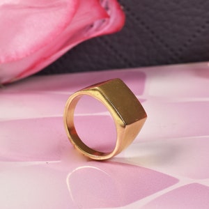 Bold Matte Gold Square Signet Ring for Men – Vintage Statement Jewelry