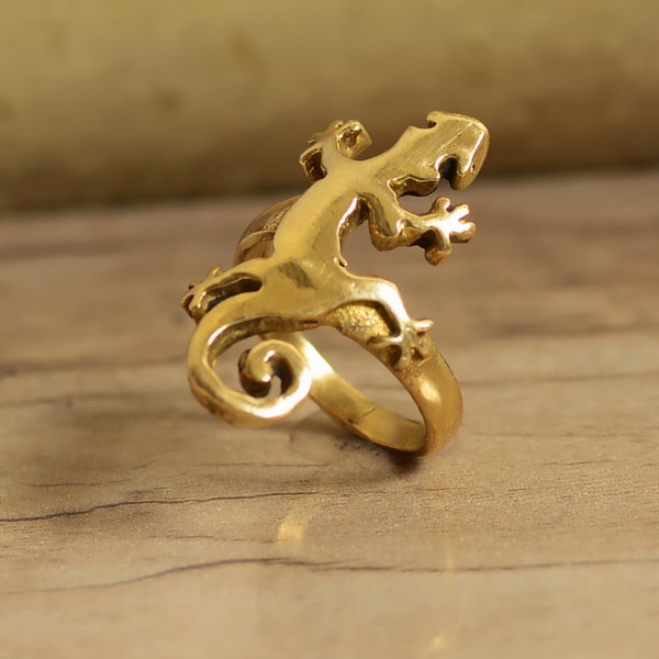 gold Lizard Ring, Gecko Ring, Salamander Ring, Reptile Ring, handmade Ring, Women's Gold Ring, Lizard Wrap Ring, Lizard Jewelry, Wrap Ring