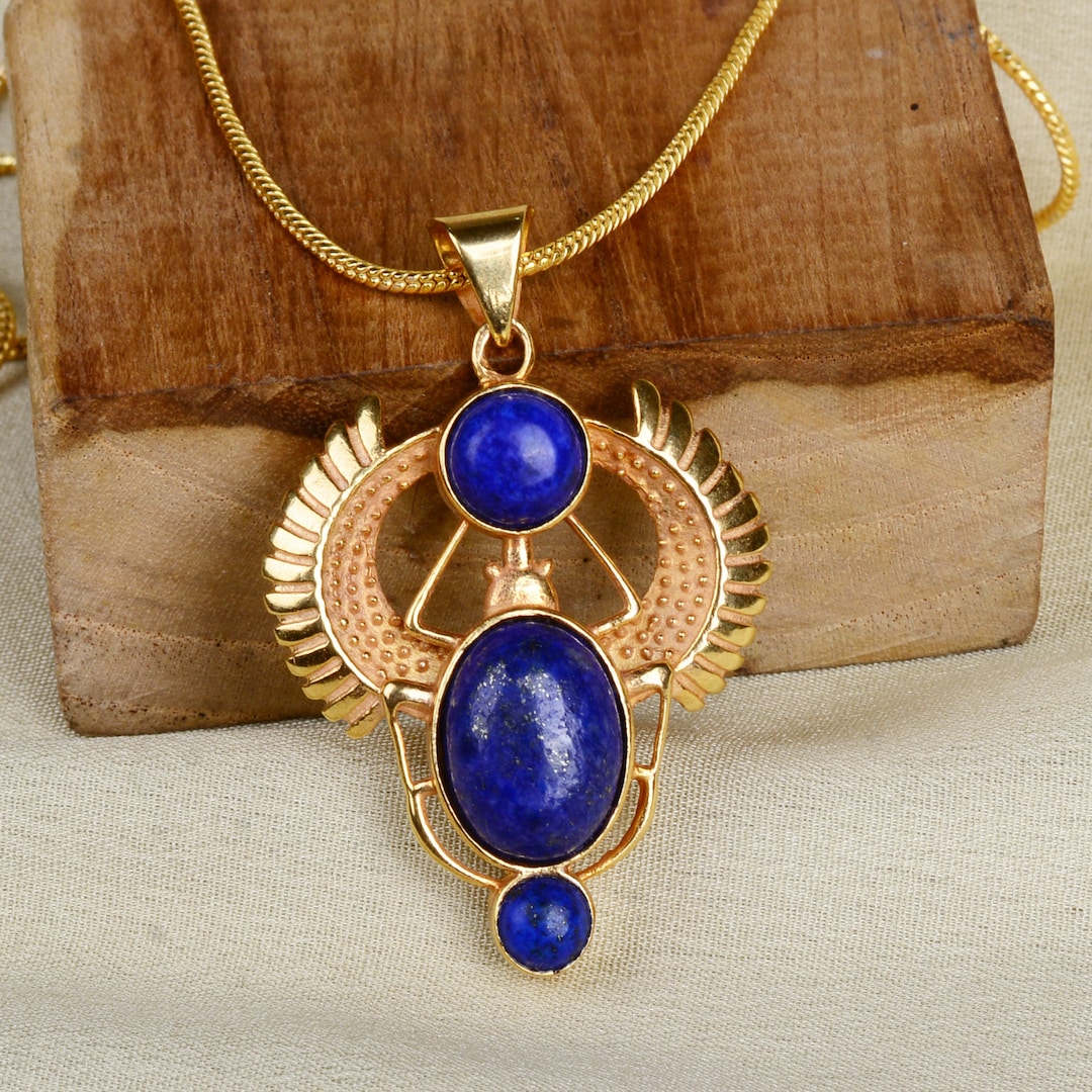 Collier scarabee bleu Elsa Madjar | Collier scarabee pierre | Les trouvailles d'Elsa