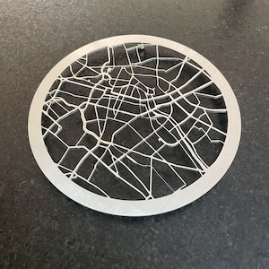 Berlin comme montagnes russes | Dessous de verre avec plan de ville en acier inoxydable de qualité supérieure | Design individuel et intemporel | Idéal comme cadeau