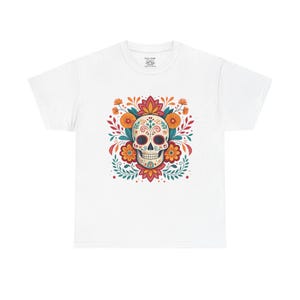 Kleurrijk T-shirt met schedelbloemen, shirt Day of the Dead, uniseks grafisch T-shirt, vrijetijdskleding, cadeau voor Halloween, festivalkleding