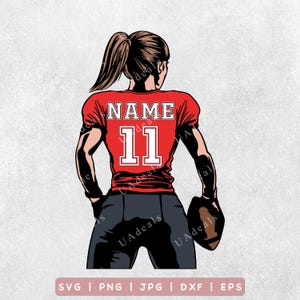 Jugadora de fútbol SVG / Silueta de jugadora de niña PNG / Nombre, número y colores / Jugadora de niña PNG, Jugadora de fútbol americano femenina en capas svg