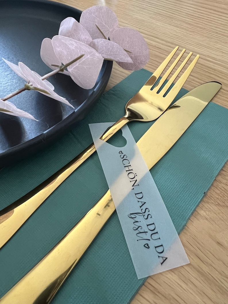 itenga Deko Platzset Tischkarten Bestecktaschen Sticker Schön dass du da bist itenga Deko Platzset Tischkarten Bestecktaschen Sticker Schön dass du da bist