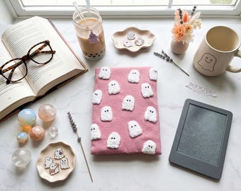 Spooky Ghosts Kindle Sleeve, Halloween Punch Needle Phone Pouch, Ghostie Kobo Gift, iPad Mini Case, Paperwhite Bag