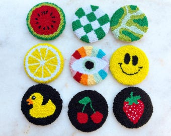 Pop Fruit Car Vibes - Ensemble de sous-verres perforés avec pastèque, citron, canard, smileys pour une balade estivale amusante et rétro, style voiture ludique