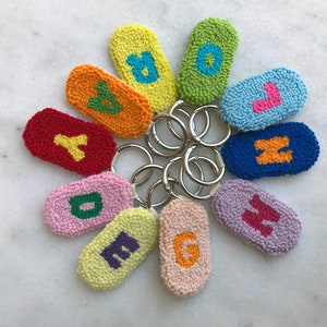 Llavero de aguja de punzonado personalizado, llavero personalizado colorido, regalo de encanto de bolsa, regalo para ella, regalo para él, accesorios lindos para mujeres, regalo para papá
