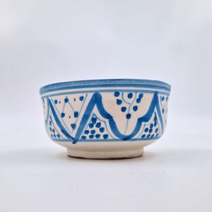 Marokkanische handgemachte kleine runde Keramikschüssel mit olivgrünen Mustern / Schüssel für Nüsse, Kekse / Handbemalte Keramik / Einzigartiges Geschenk / Andenken von Marokko