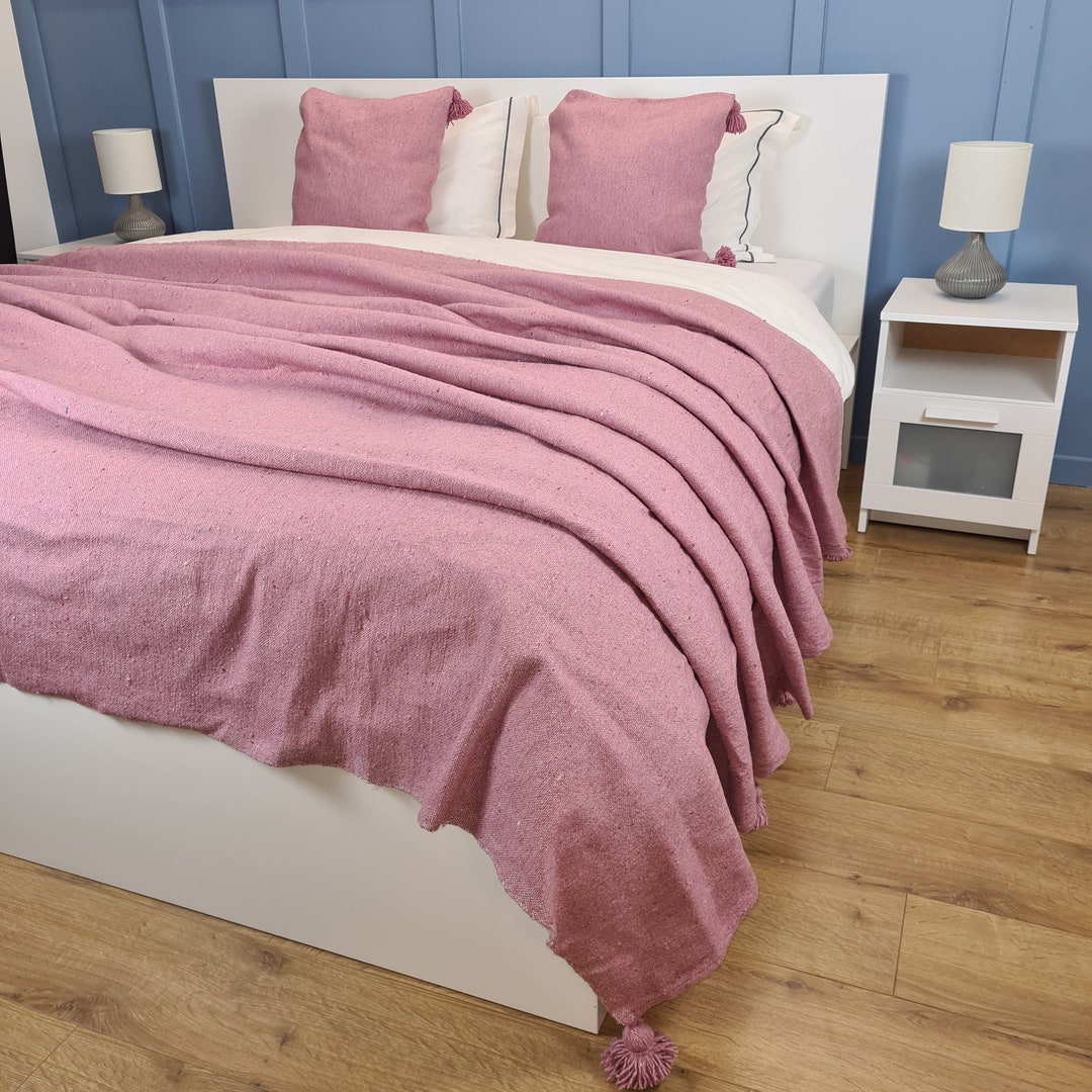 Handmade Moroccan Pink Blanket With Pom Poms / Warm Blanket for Bed