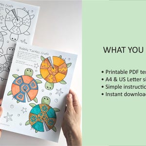 Op de afbeelding: Twee vellen papier met schildpad kleurplaten. E&eacute;n vel is gekleurd met oranje, teal en gele schildpadden. Het andere vel is een zwart-wit omtrek. De tekst "Bubbly Turtles Craft" staat bovenaan de pagina's.
