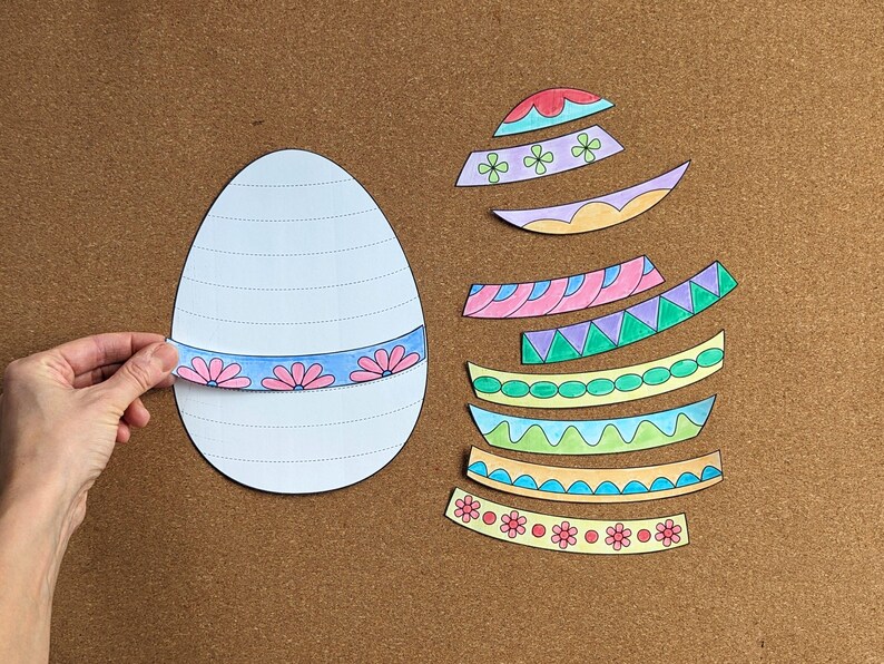 Pode incluir: Um conjunto de tr&ecirc;s canecas de cer&acirc;mica com acabamento manchado e fosco. As canecas s&atilde;o em tons de creme, castanho claro e castanho escuro. Cada caneca tem um design simples e minimalista.