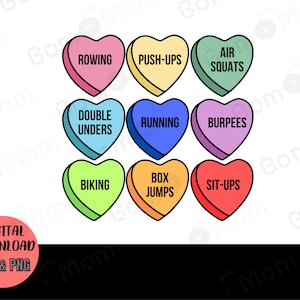 Puede incluir: Nueve diseños de corazones de caramelo coloridos con diferentes términos de entrenamiento, que incluyen "Remo", "Flexiones", "Sentadillas aéreas", "Dobles saltos", "Carrera", "Burpees", "Ciclismo", "Saltos de caja" y "Abdominales".