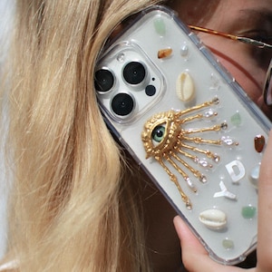 Gepersonaliseerde eerste hars iPhone-hoesje, aangepaste monogram iPhone 16 15 14 13 12 11 pro max plus mini-hoesje, Golden Eye, gepersonaliseerd cadeau-idee