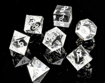 IJsmes - Dragon Dice-set - DnD polyedrisch Scherpe rand hars Dragon Dice scherpe rand heldere dobbelstenen Aziatische TTRPG Dungeons & Dragons kristallen dobbelstenen