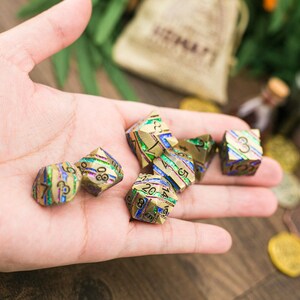 Fairy Forged - DnD Polyhedral Dice Set - TTRPG Dobbelstenen metalen dobbelstenen worden geleverd met metalen dobbelstenen geschenkdoos Dnd kerstcadeau, dnd verjaardagscadeau Dwarven Forged
