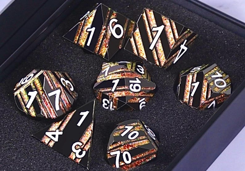 Fairy Forged - DnD Polyhedral Dice Set - TTRPG Dobbelstenen metalen dobbelstenen worden geleverd met metalen dobbelstenen geschenkdoos Dnd kerstcadeau, dnd verjaardagscadeau Dragonborn Forged