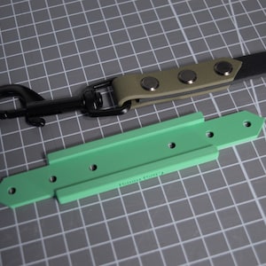 Plantilla para correa de perro Biothane® Beta: guía de perforación de precisión para correas de 9 mm a 19 mm. Herramienta para hacer correas para mascotas.
