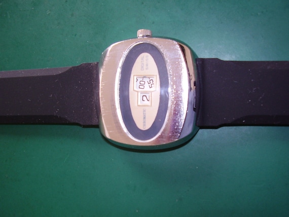 Chromatic Jump Hour Watch - Etsy Chromatic Jump Hour Watch - Etsy