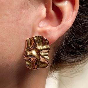Chunky Wavy Square Stud Earrings: Gold Minimalist Stainless Steel