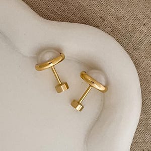 Pearl Earring, Gold pearl earring , pearl studs Round Earring, stainless Steel, Flat Back Pearl Studs - 1 Pair