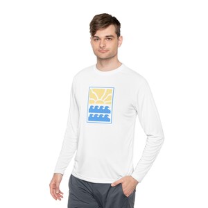 Sun and Waves ユニセックスシャツ 長袖Tシャツ ビーチバイブスウェア 海好きへのギフト