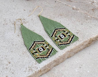 Handmade earrings - woven beads - green