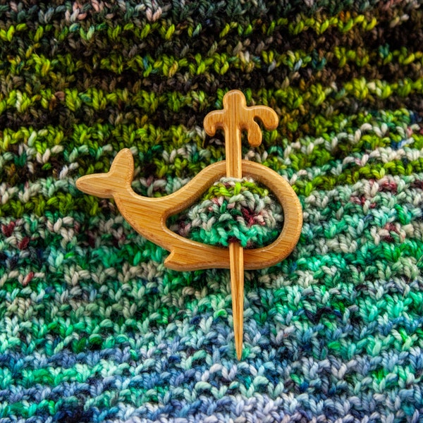 Whale hello there! - 1 super adorable shawl pin