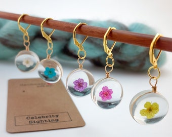 Beautiful paper flowers! - 5 Stitch Markers for Knitting and Crochet!