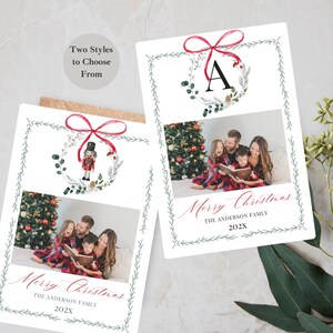 Cartão de Natal inicial do quebra-nozes em aquarela, cartão com foto inicial do feriado com guirlanda, modelo de cartão de Natal em aquarela mínimo formal