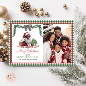 Biglietto di auguri natalizio con foto di Babbo Natale nero, biglietto di auguri natalizio con foto di afroamericano a quadri verdi, modello di biglietto di auguri natalizio con Babbo Natale nero preppy con immagine