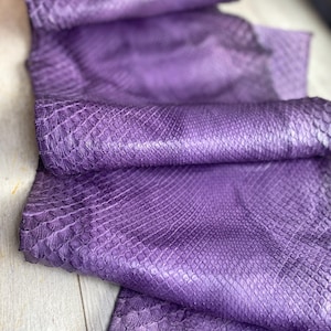 Luxury Italian Tanned Purple Genuine Snake Skin Leather with Crinkled Effect Premium Python Leather Exotic Leather for Wallets Leathercraft