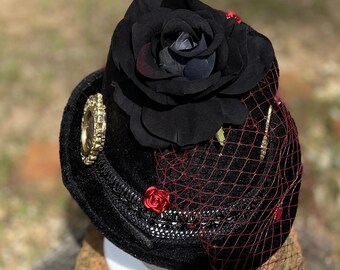 ⚙️?Victorian Rose Steampunk Hat Steampunk Victorian Black Rose Top Hat – Handmade With Red  main image 4