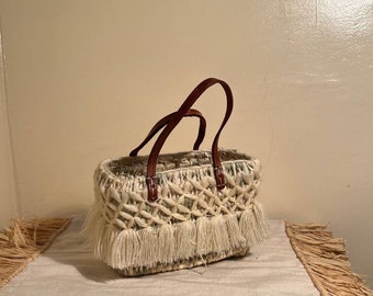 Moroccan-style straw baskets, straw bags, woven straw handbags, and embroidered bags.