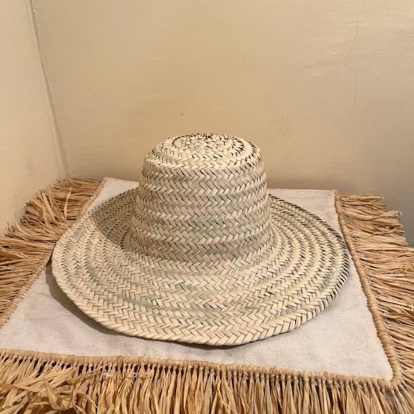 Chapeau  de paille PERSONALISE , chapeau traditionnel, chapeau du soleil, chapeau de vacances.