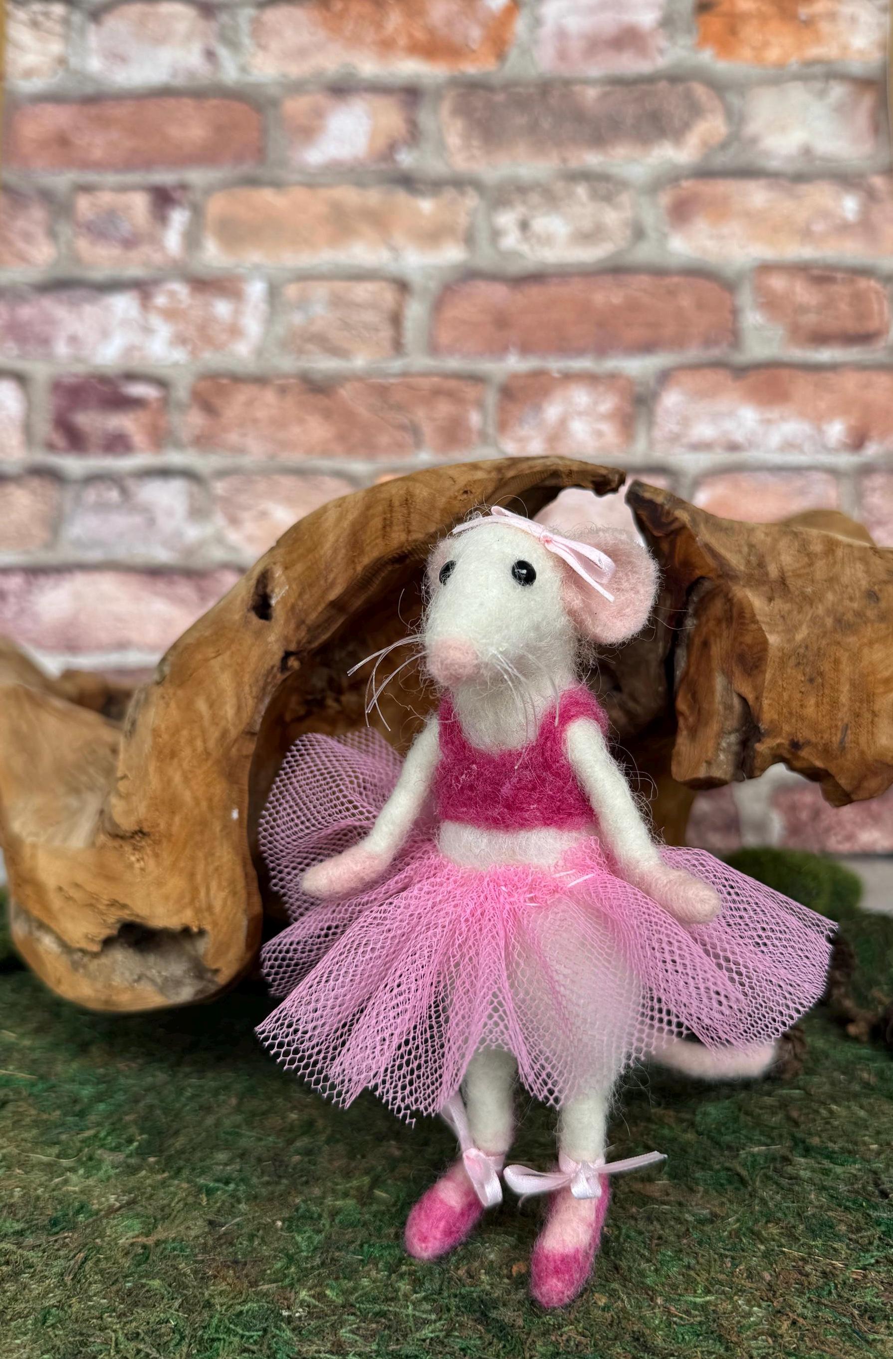Needle Felted Ballerina Mouse: Handmade Wool Ballet Dancer - Etsy