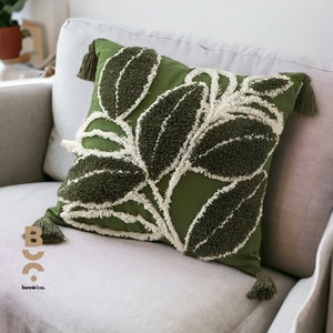 Cotton Canvas Green Geometric Pattern Tufted Cushion Cover Without