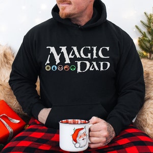 MTG MAGISCHER PAPA! Perfektes Geschenk für jeden Magic the Gathering Fan! Lustiges einzigartiges mtg Geschenk Papa Geschenk lustiges Gamer Shirt Magie Karte Hoodie Sweatshirt
