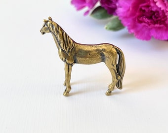 Figura de caballo de latón